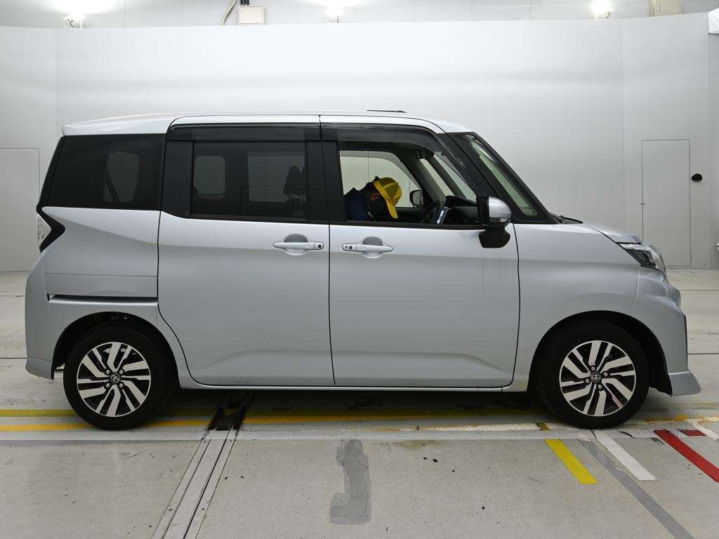 2023 Toyota Roomy CUSTOM G