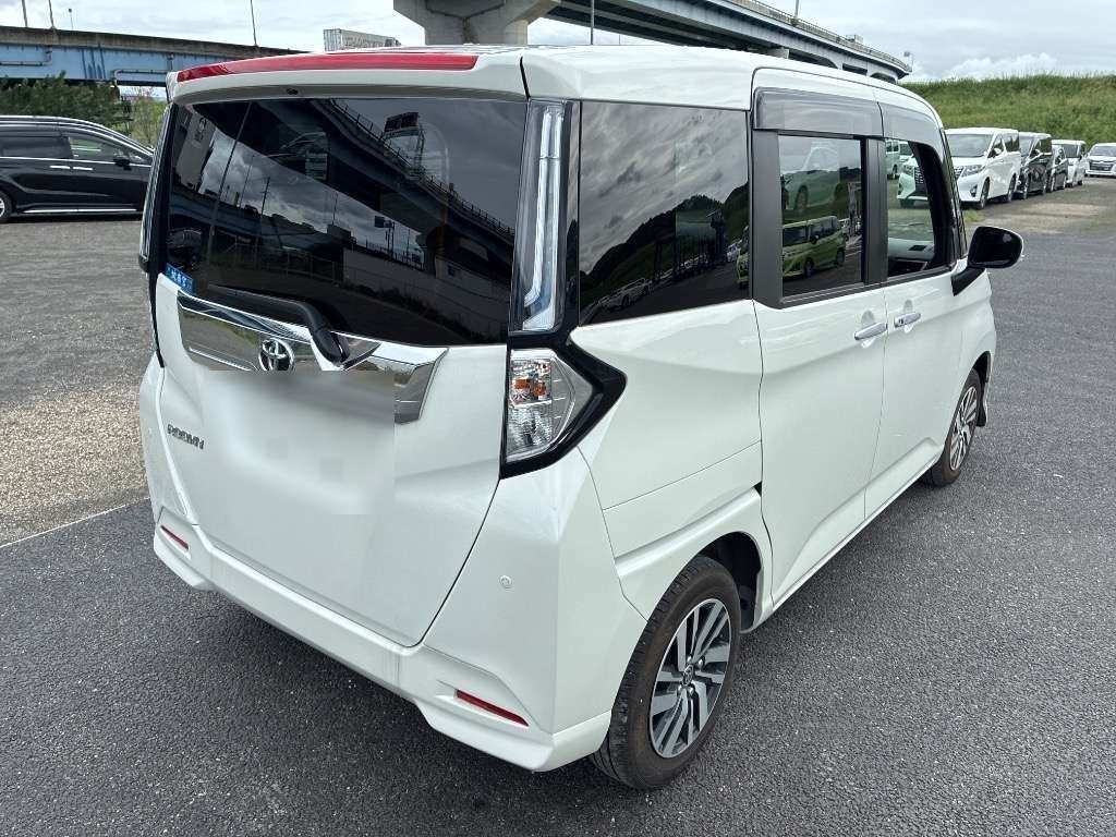 2023 Toyota Roomy CUSTOM G